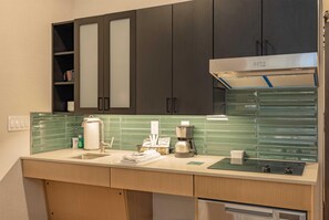 Studio Suite, 1 King Bed with Sofa bed, Accessible Bathtub | 1 bedroom, desk, laptop workspace, blackout curtains - Hyatt House Portland Airport (Portland)