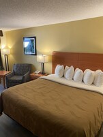 Habitación estándar, 1 cama de matrimonio grande, no fumadores | Caja fuerte, escritorio, tabla de planchar con plancha y cunas (de pago)