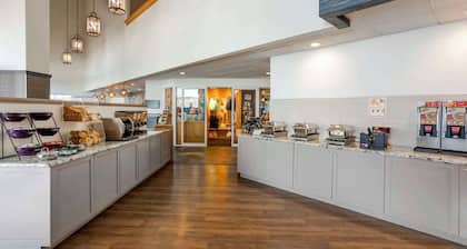 Best Western Plus Revere Inn & Suites