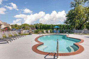 Indoor pool, seasonal outdoor pool, pool umbrellas, pool loungers