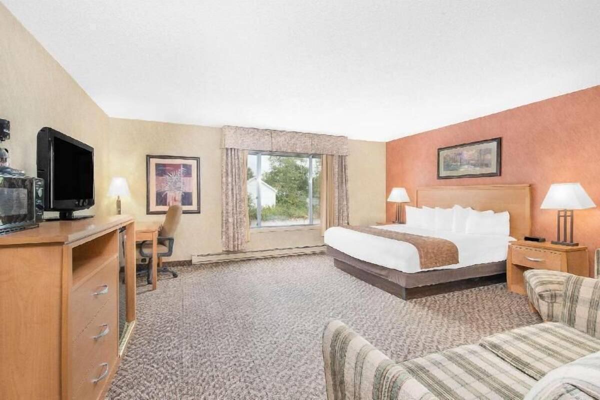 In-room safe, desk, blackout drapes, iron/ironing board