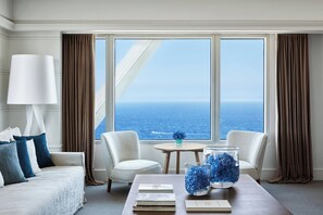 Club Suite, 1 Bedroom, Non Smoking (Mediterranean,Club Level,Larger) | Living room