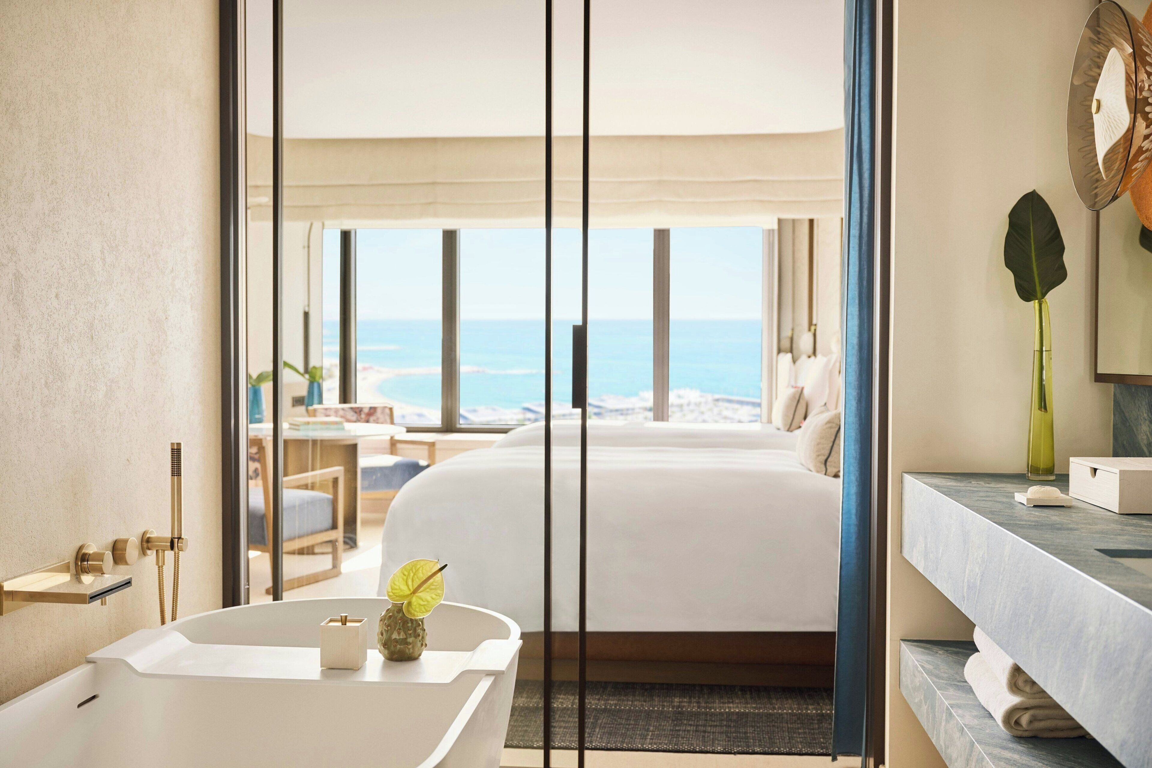 Quarto, 2 camas de casal, vista para o mar (Panorama Sea View) | Banheiro | Banheira e chuveiro separados, banheira de imersão