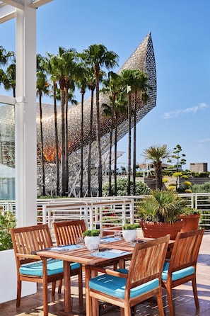 5 restaurants, lunch, dinner served; Japanese cuisine - Hotel Arts Barcelona (Barcelona)