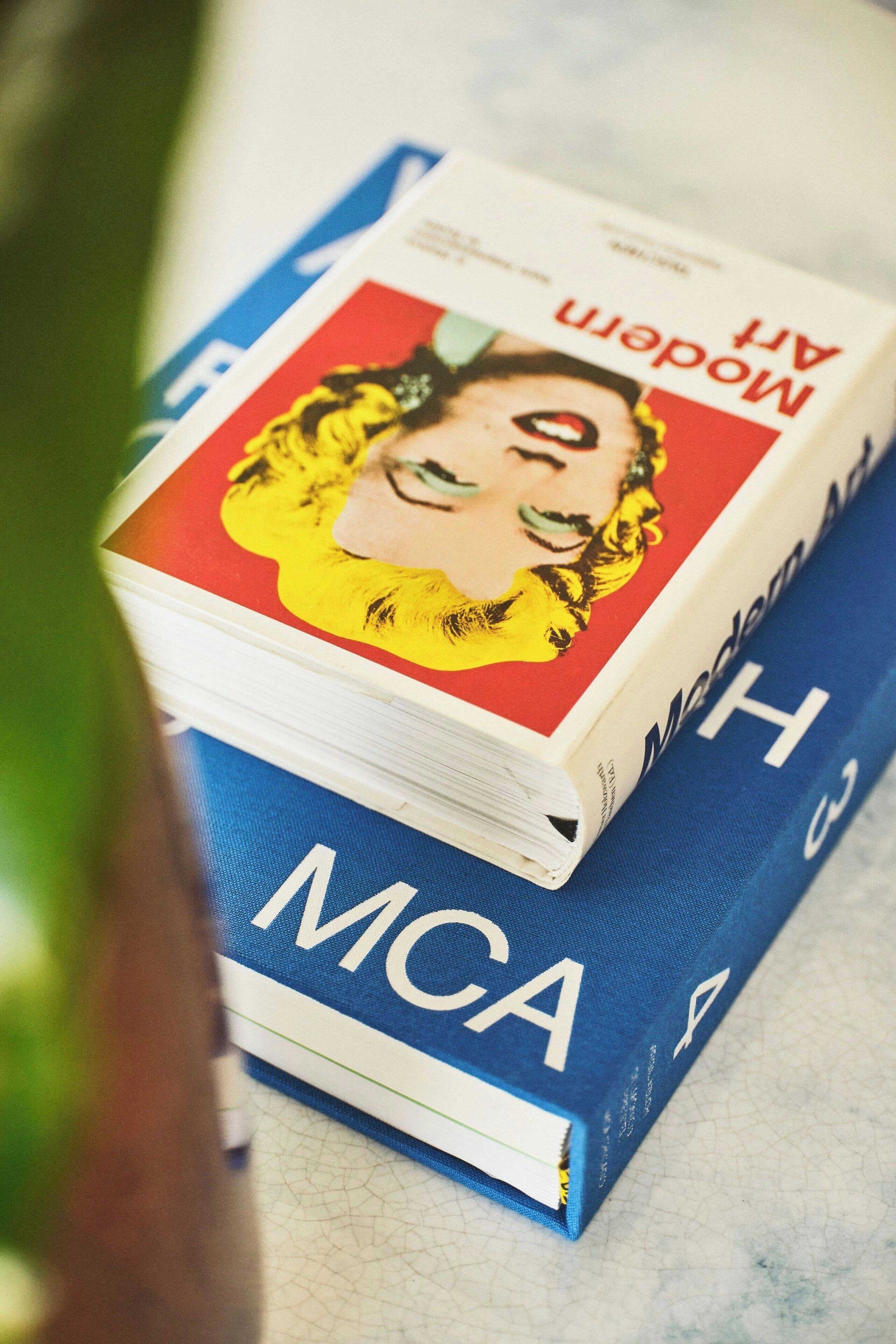 Roupas de cama premium, frigobar, cofres nos quartos