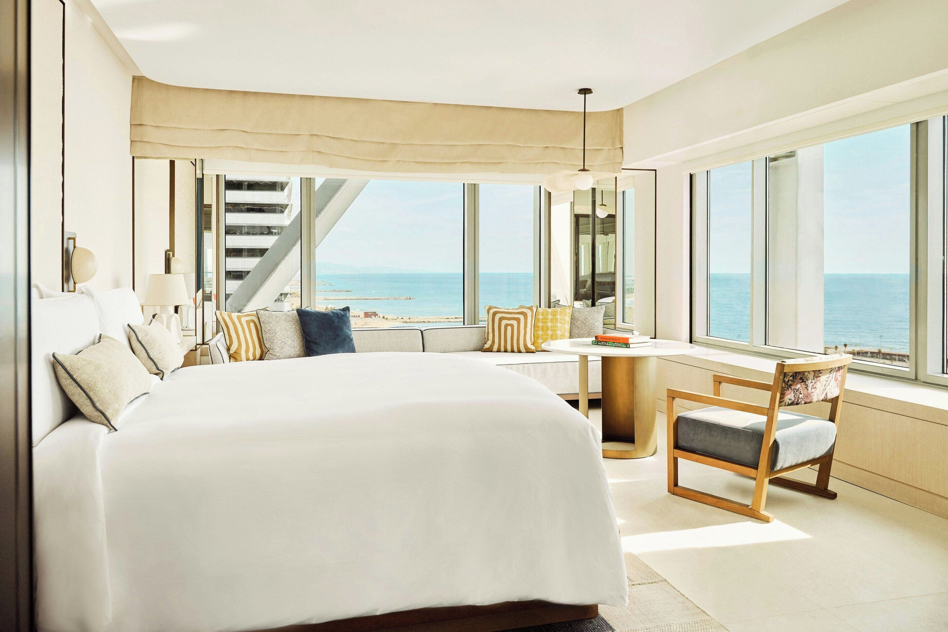 Ropa de cama de alta calidad y minibar 