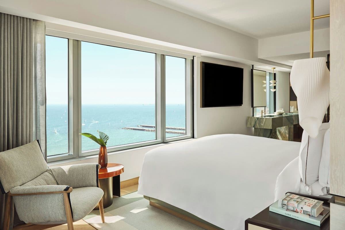 1 bedroom, premium bedding, minibar, in-room safe