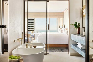 Room, 1 Double Bed (Landscape) | Bathroom | Separate bathtub and shower, deep-soaking bathtub, free toiletries - Hotel Arts Barcelona (Barcelona)