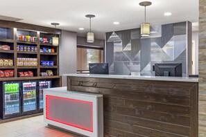 Reception - Best Western Plus Raleigh Crabtree Valley Hotel (Raleigh)