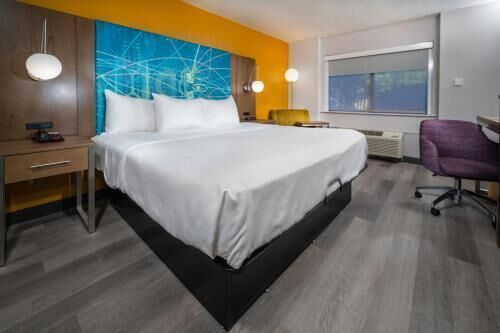 Premium bedding, pillowtop beds, desk, laptop workspace