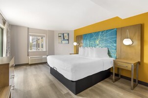 Suite, 1 King Bed, Non Smoking, Balcony (with Sofabed) | Premium bedding, pillowtop beds, desk, laptop workspace