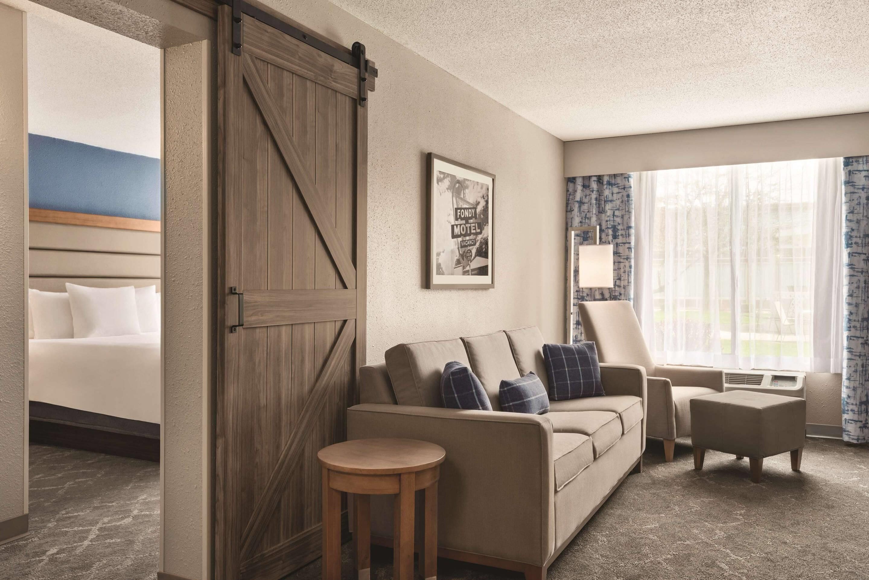 Premium bedding, in-room safe, desk, blackout drapes