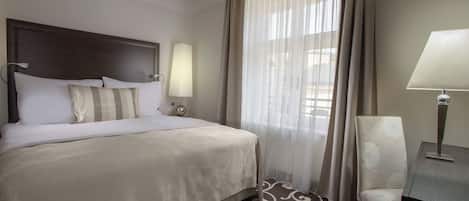 1 bedroom, in-room safe, desk, blackout drapes