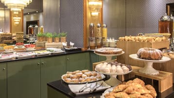 Petit déjeuner buffet compris tous les jours