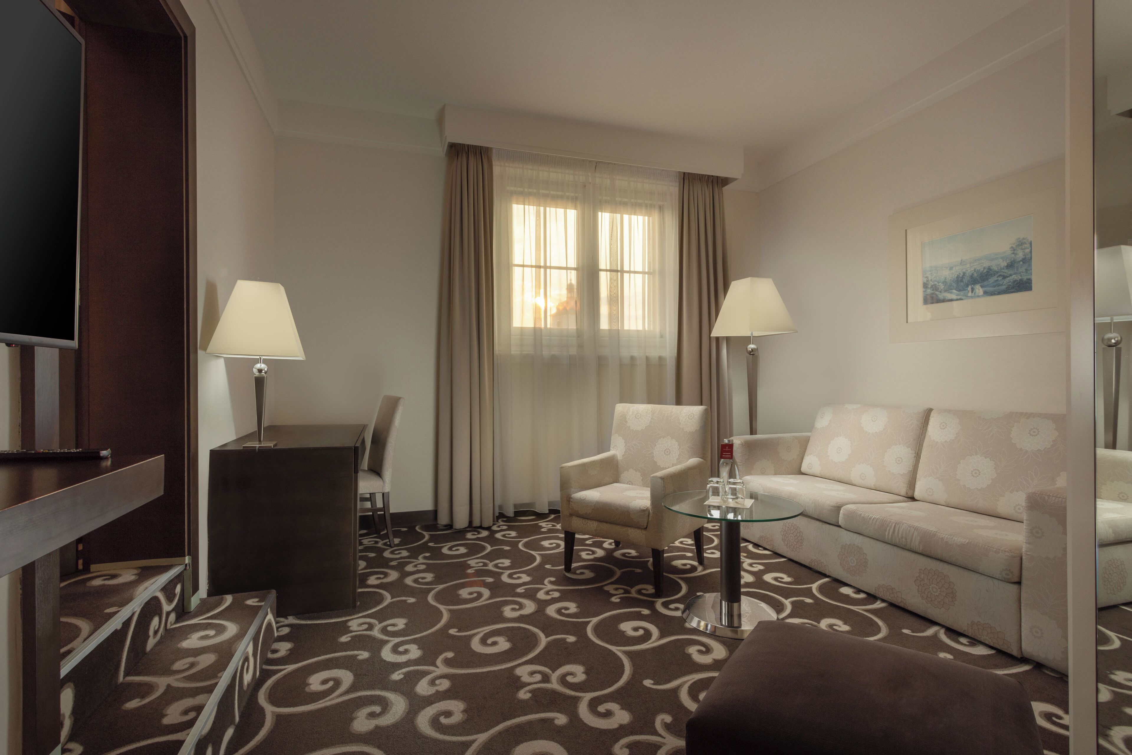 suite, balcony | living area | lcd tv