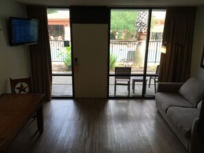 42-Zoll-LCD-Fernseher mit Kabelempfang, Fernseher