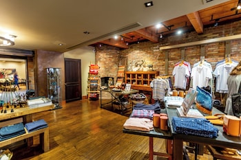 Gift shop at Enchantment Resort