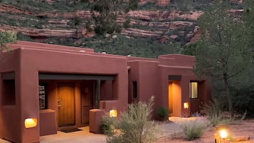 Premium bedding, down comforters, pillowtop beds, minibar