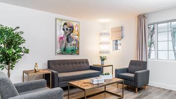 Televisión de 42 pulgadas con canales por cable