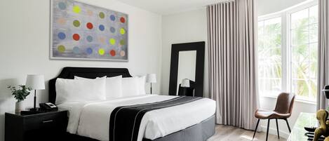 Superior Room, 1 King Bed | In-room safe, soundproofing, iron/ironing board, internet (free)