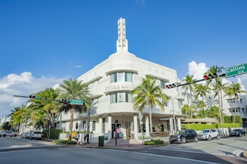 Hotel exterior and entrance at Essex House By Clevelander