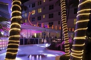 Nightclub - Essex House By Clevelander (Miami Beach)
