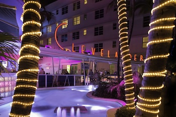 Nightclub at Essex House By Clevelander