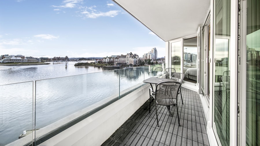 Victoria Regent Waterfront Hotel & Suites
