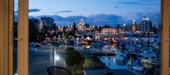 Victoria Regent Waterfront Hotel & Suites