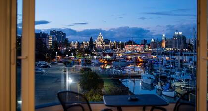 Victoria Regent Waterfront Hotel & Suites