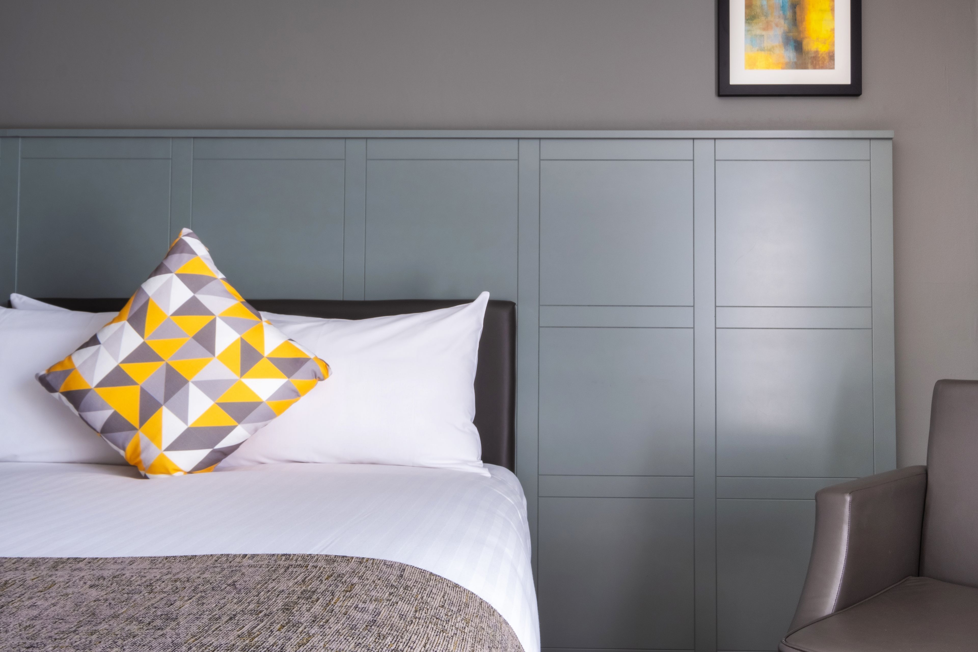 Room, 1 King Bed, Non Smoking (Feature) | Hypo-allergenic bedding, desk, laptop workspace, blackout drapes