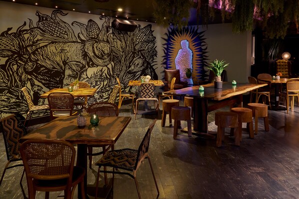 Breakfast and lunch served, American cuisine - Generator Hotel Washington DC (Washington)