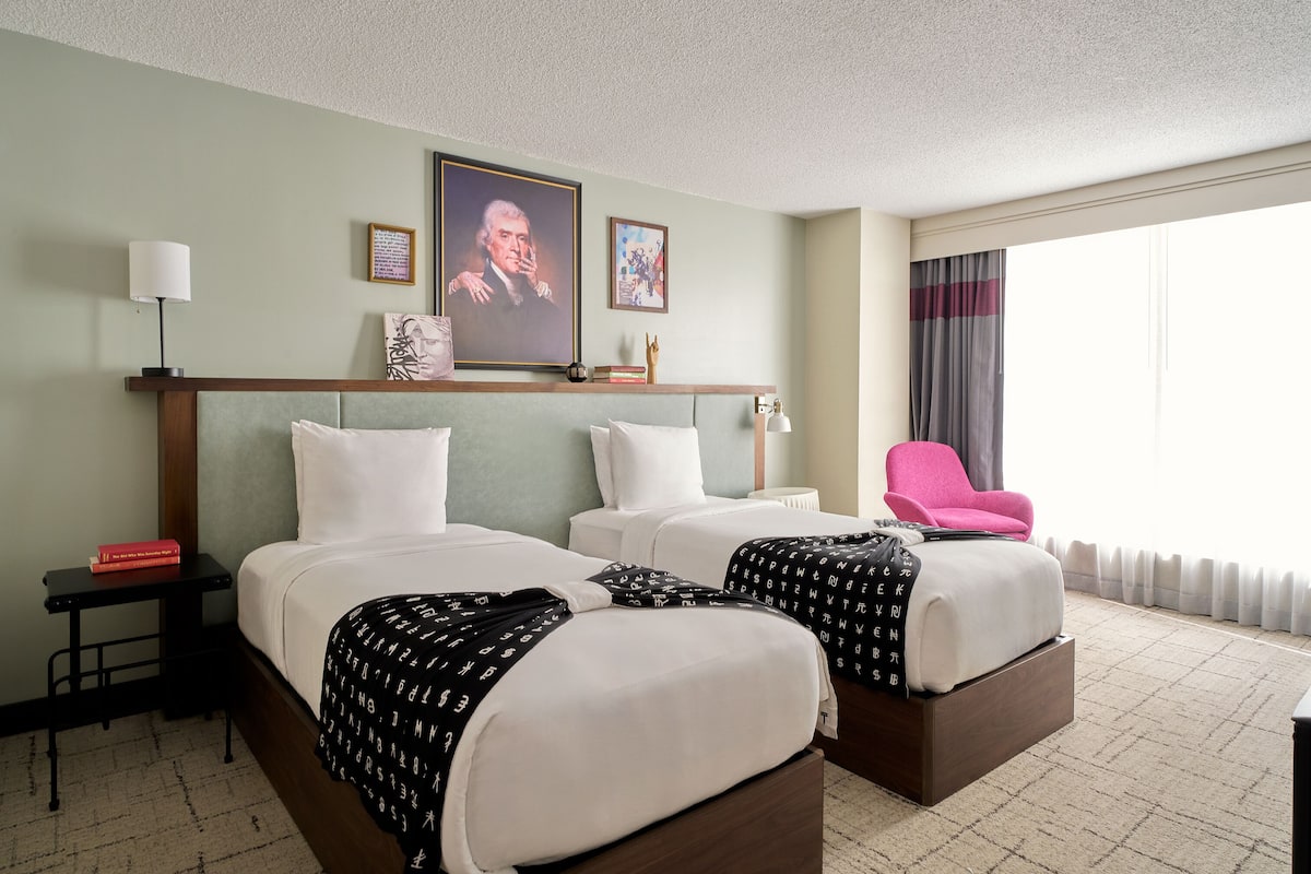 Laptop workspace, free WiFi, bed sheets