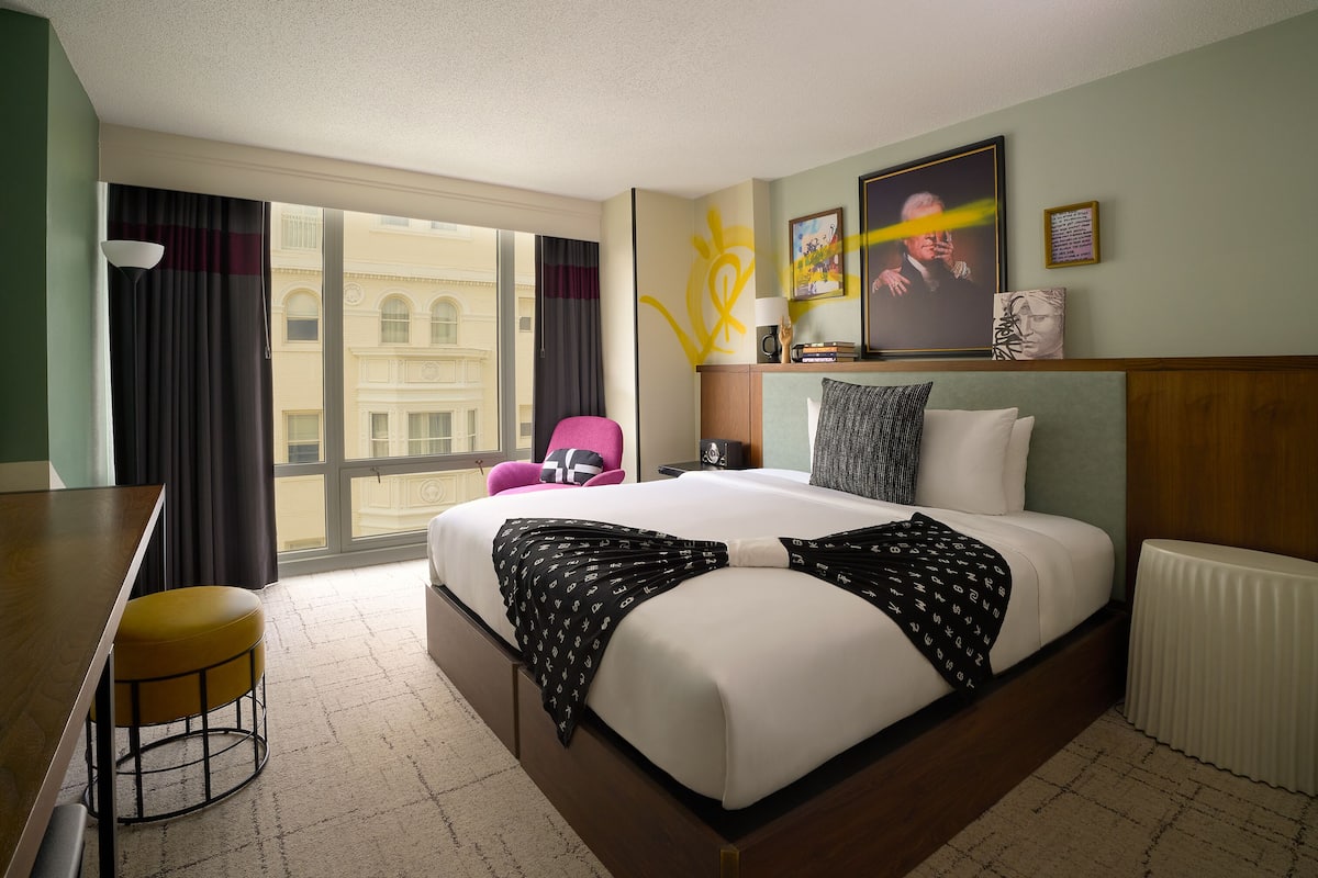 Laptop workspace, free WiFi, bed sheets