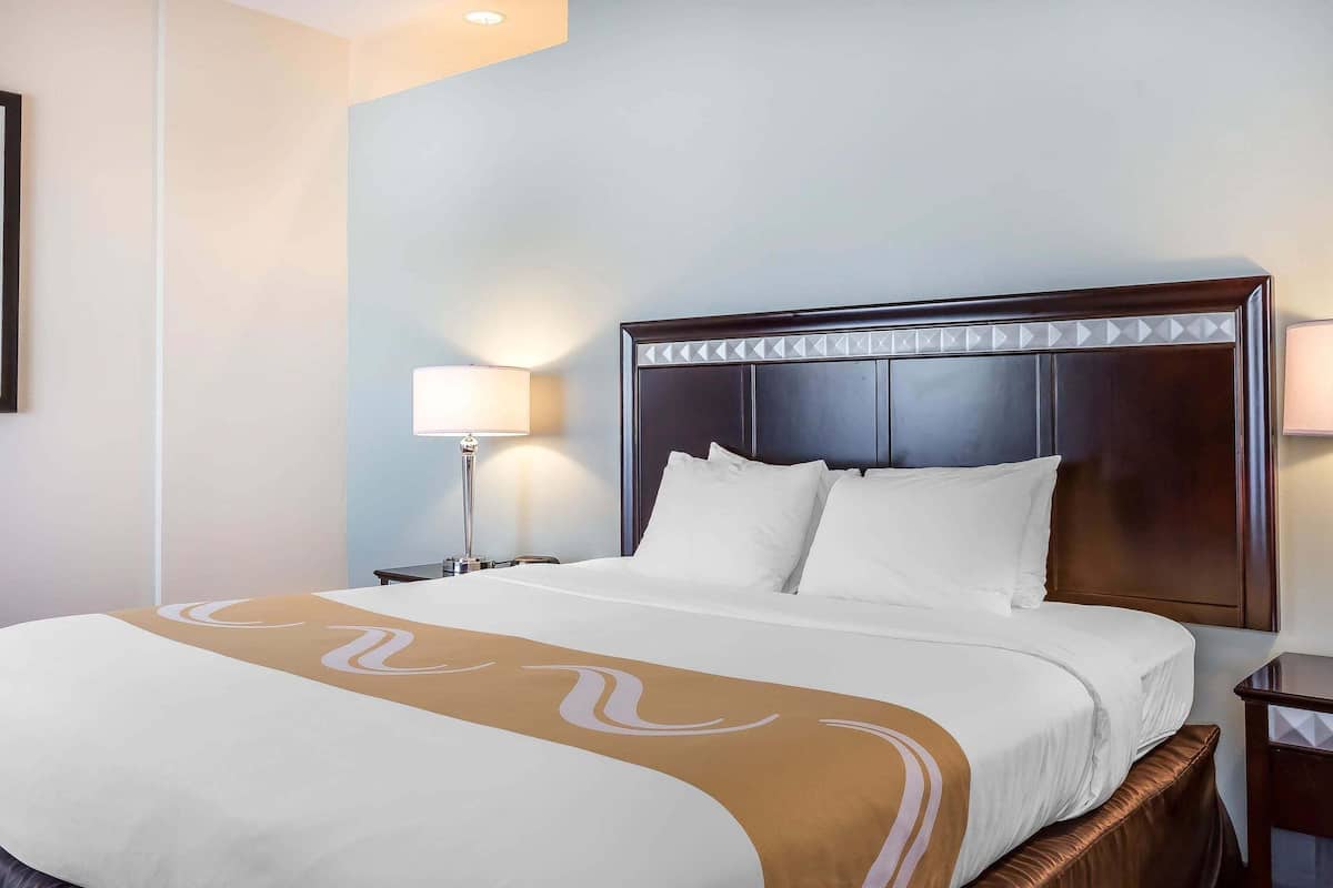 ستائر تعتيم ومكواة/لوح كي وأسرّة أطفال/رضّع (مجانًا) وواي فاي مجانًا