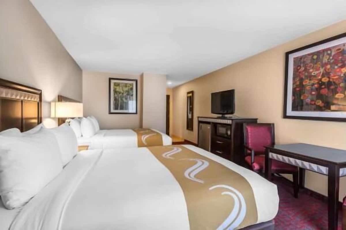 ستائر تعتيم ومكواة/لوح كي وأسرّة أطفال/رضّع (مجانًا) وواي فاي مجانًا