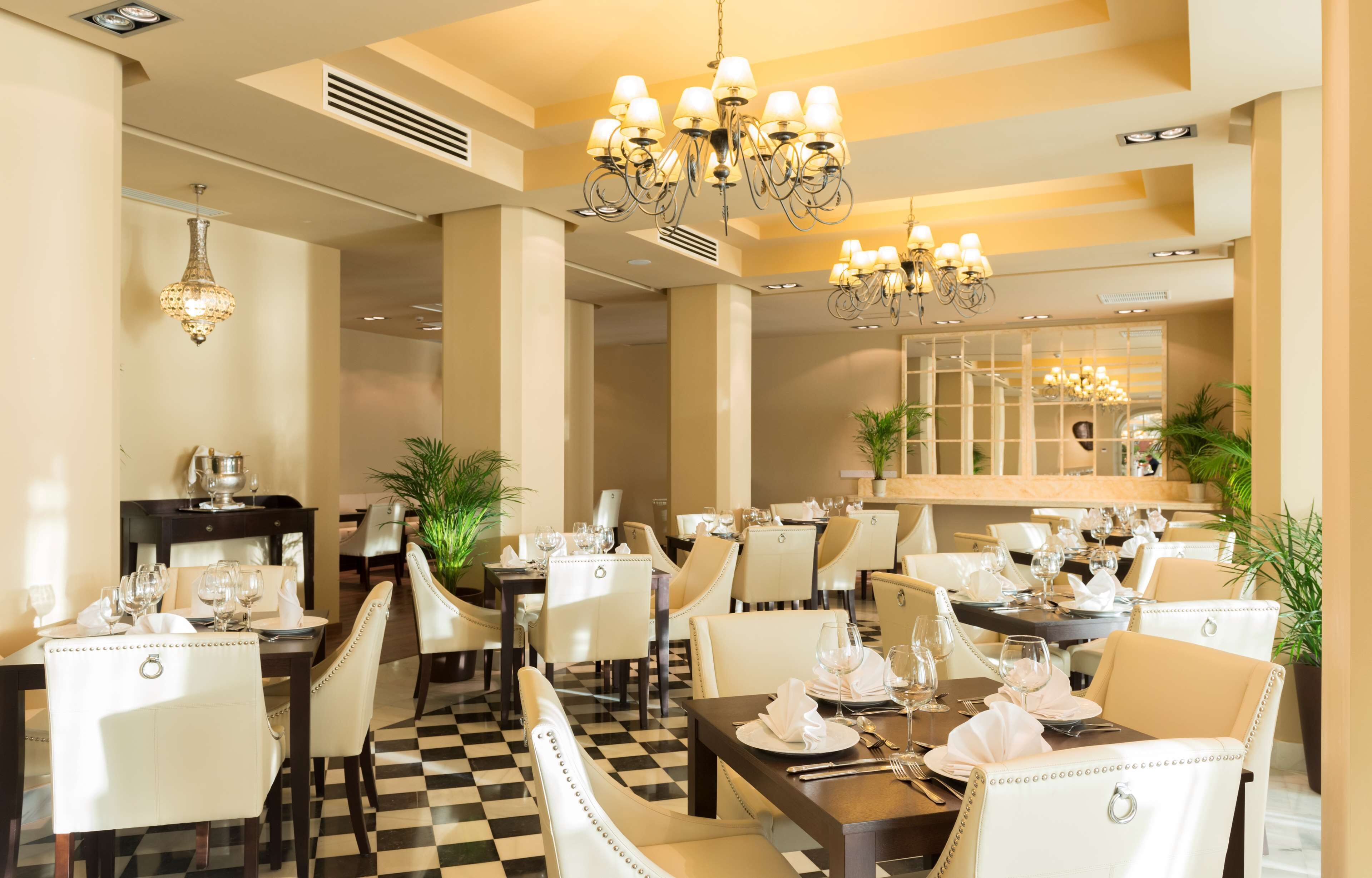 breakfast, lunch, dinner served; international cuisine, sea views