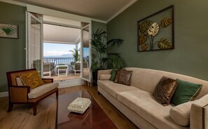 Suite Majestueuse, terrasse, vue mer | Salle de séjour