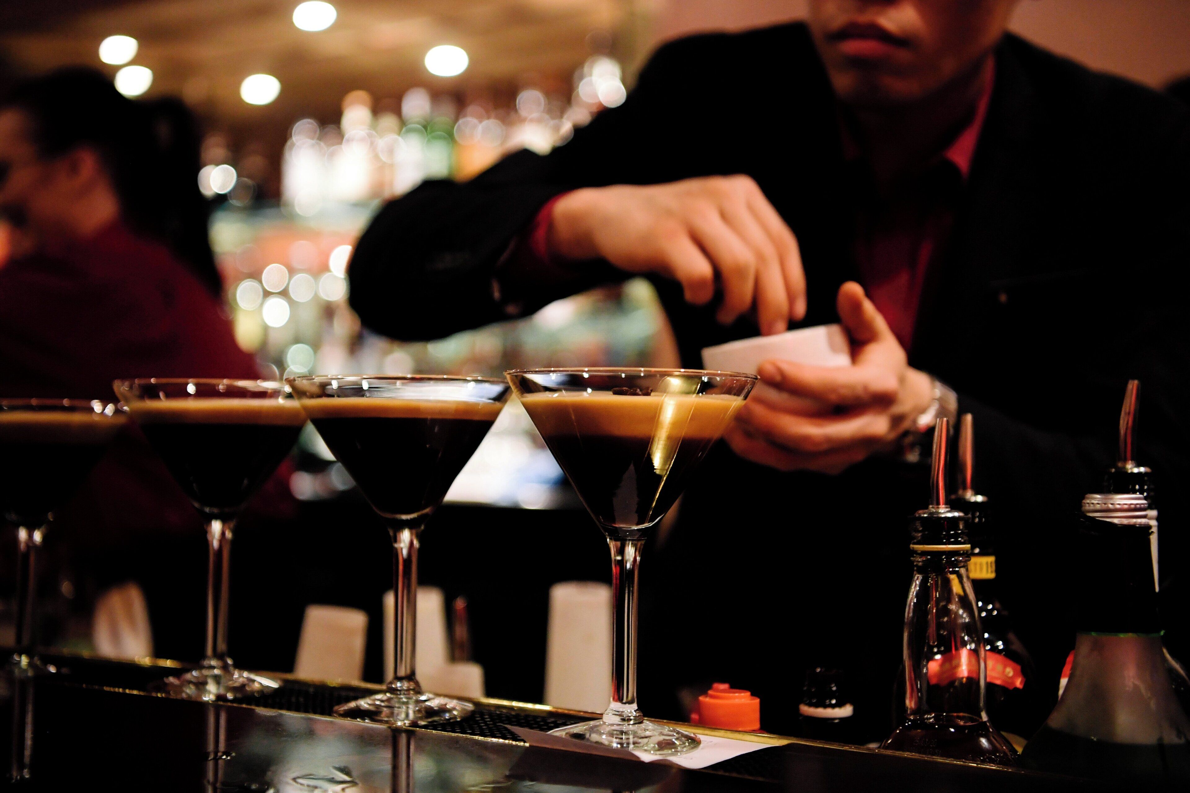 Bar (trong khuôn viên)