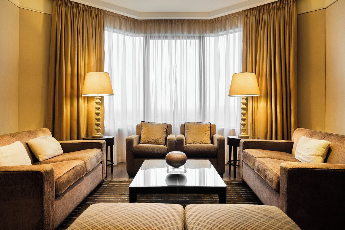總統套房, 1 張特大雙人床 | 高級寢具、迷你吧、客房內保險箱、書桌