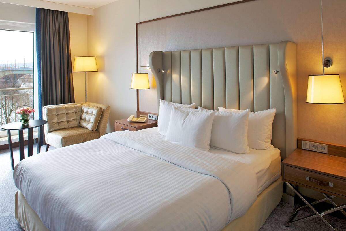 Egyptian cotton sheets, premium bedding, in-room safe, desk