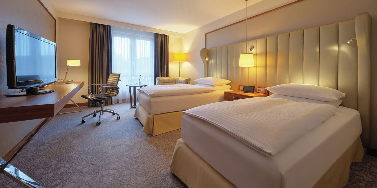 Egyptian cotton sheets, premium bedding, minibar, in-room safe