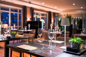Breakfast, dinner and brunch served - Dorint Hotel Bonn (Bonn)