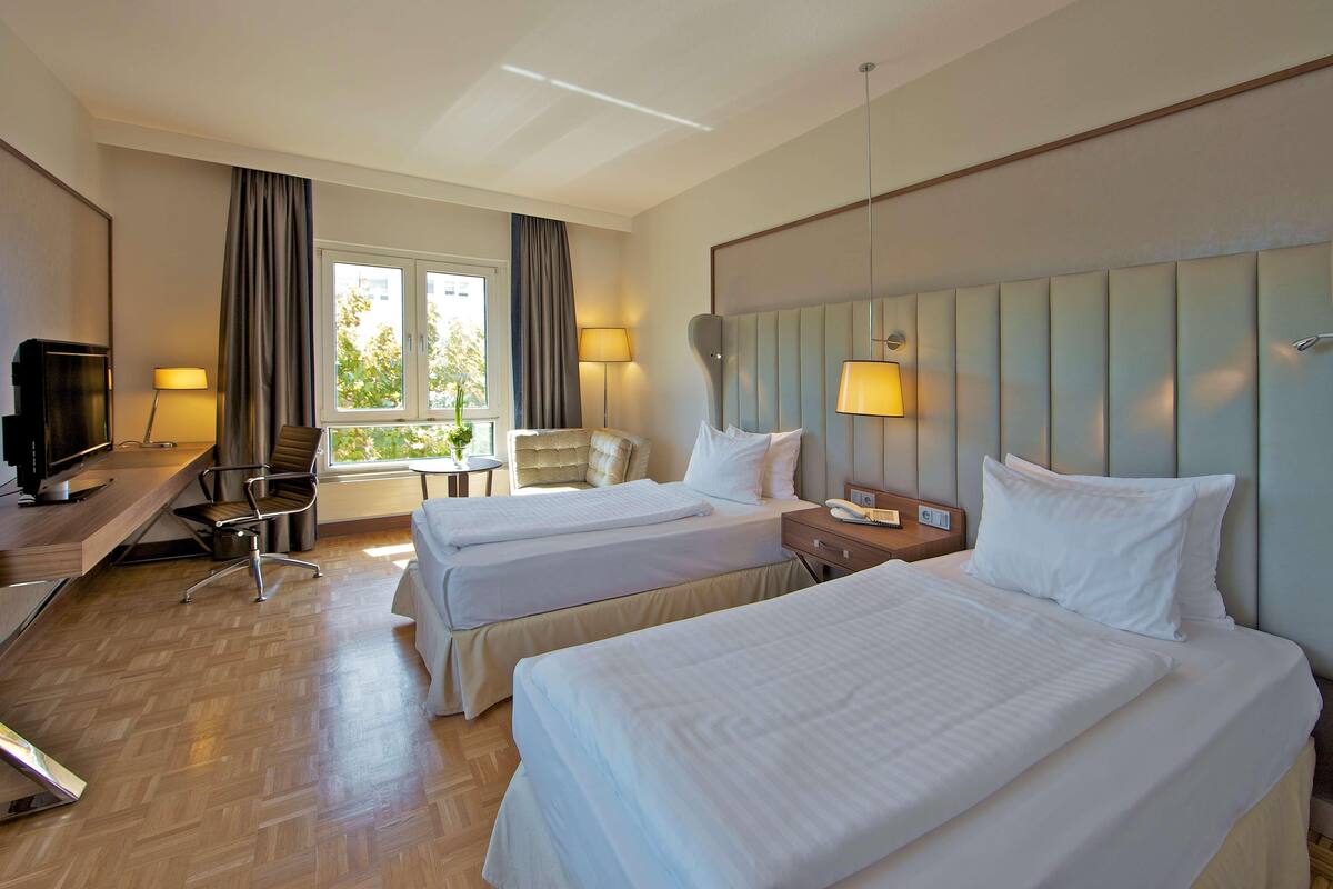 Egyptian cotton sheets, premium bedding, in-room safe, desk
