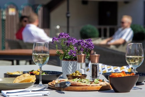 The Coppid Beech Hotel