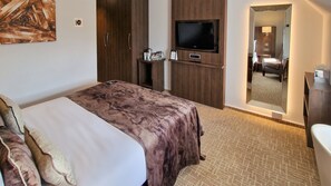 Habitación estándar doble | Ropa de cama hipoalergénica y escritorio