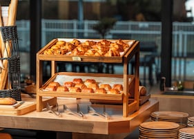 Desayuno buffet todos los días (con cargo)