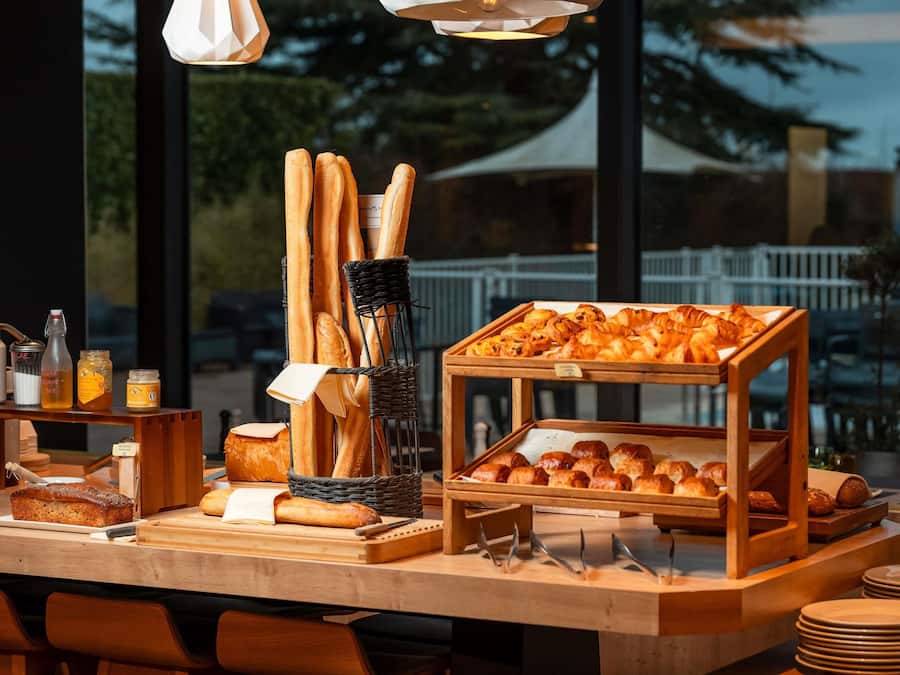 Petit déjeuner buffet servi tous les jours en supplément