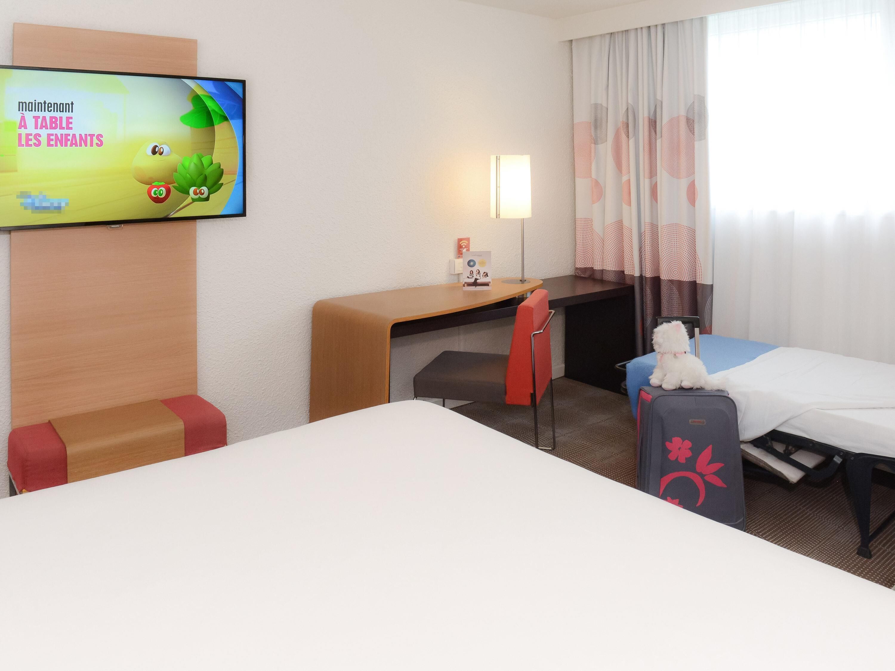Classic Room, 1 Double Bed with Sofa bed | Desk, blackout curtains, soundproofing, iron/ironing board
