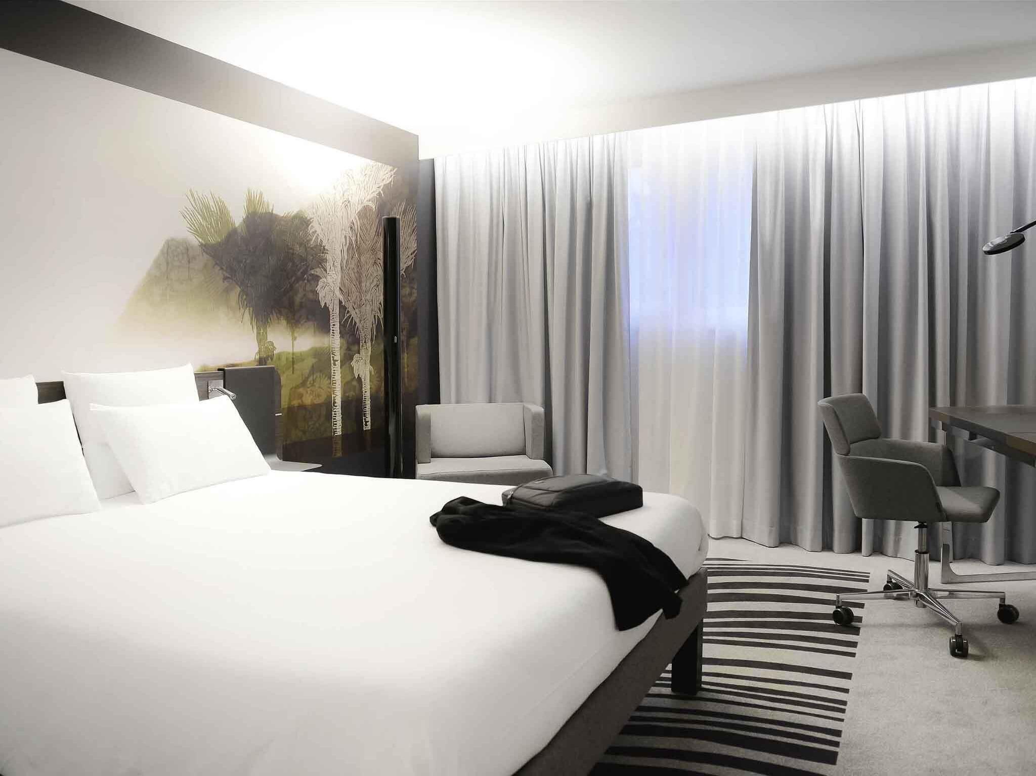 Superior Room, 1 Double Bed | Desk, blackout drapes, soundproofing, iron/ironing board